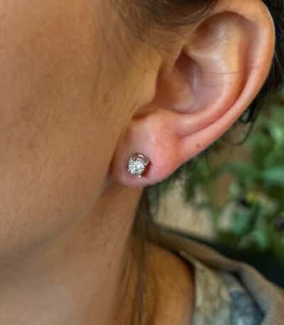 14k White Gold Little Diamond Stud