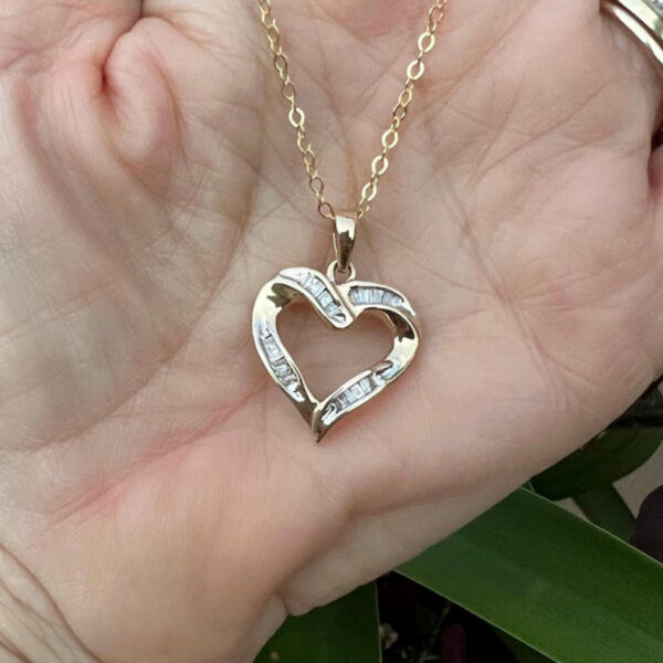 Vintage 10k Yellow Gold Heart Pendant