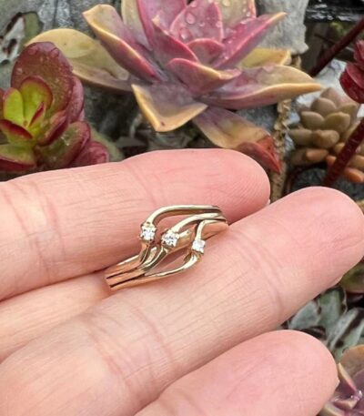 Vintage Feminine 3 Stone Ring