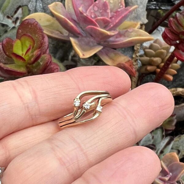 Vintage Feminine 3 Stone Ring