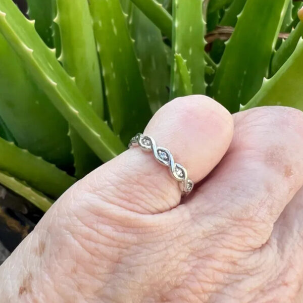 Braided Diamond 7 Stone Ring | Vintage 14k White Gold Stacking Band | Size 4 Layering Ring | Promise Ring for Women