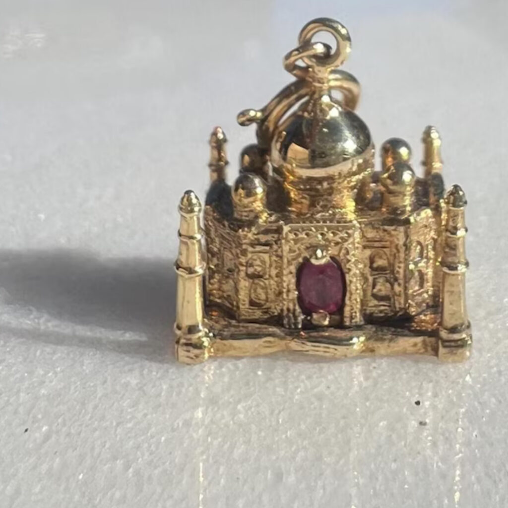 Vintage Taj Mahal Charm