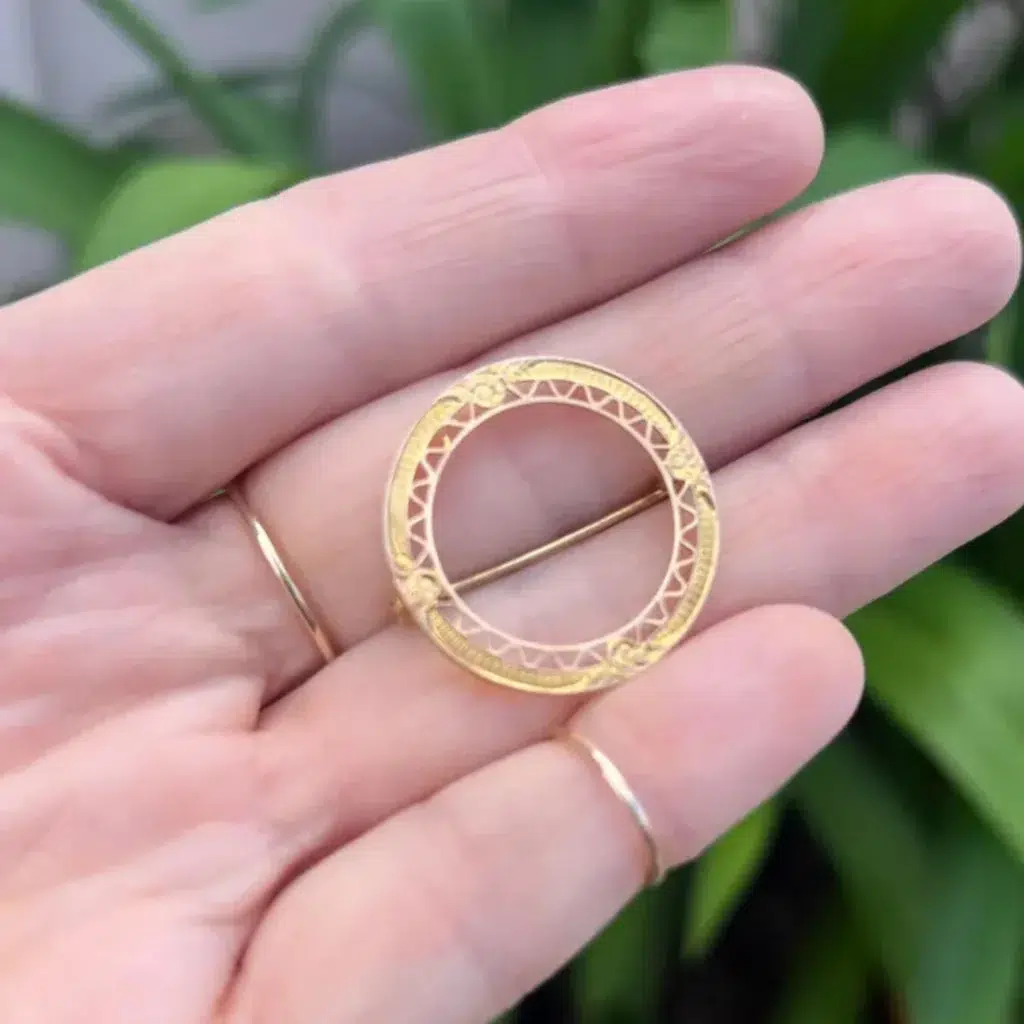14k Gold Pin