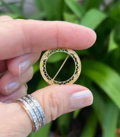 14k Gold Pin