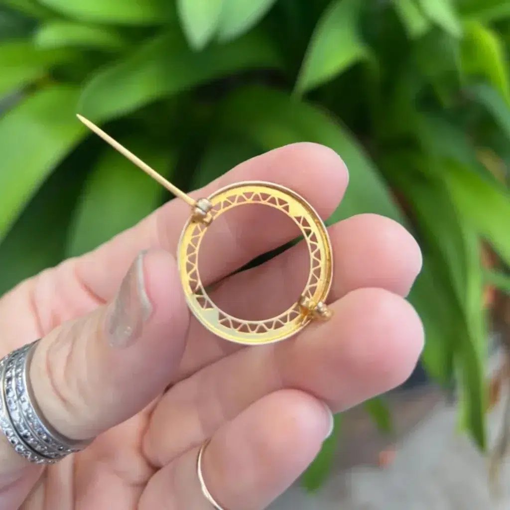 14k Gold Pin