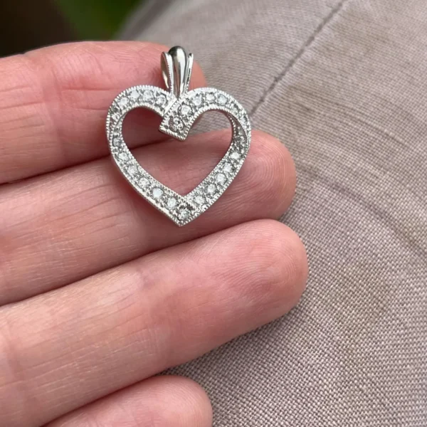 Vintage 14k White Gold Pavé Diamonds Heart Pendant - 0.50ct #317