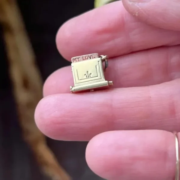Vintage Gold Toaster Charm 14k – Art Deco “My Love” Pop‑Up