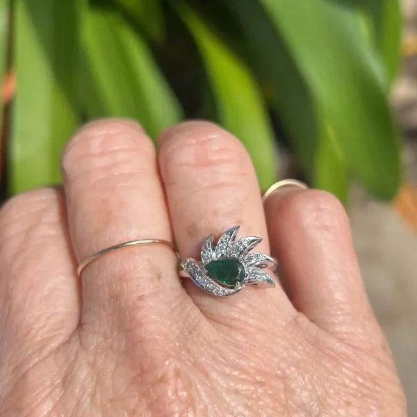 Vintage 14k White Gold Emerald & Diamond Band – Size 5.75 #309