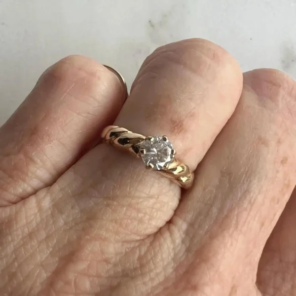 Vintage 9k Gold Solitaire Ring – CZ Stone, Size 5.25 #700