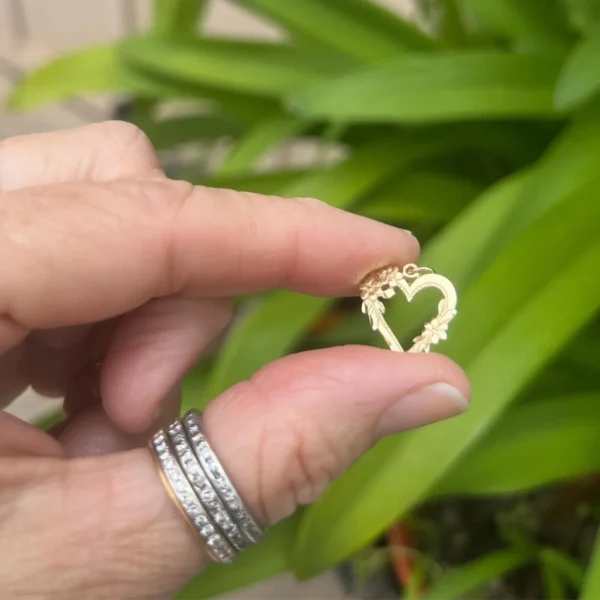 Vintage Flower Heart Hawaiian Jewelry Charm – Plumeria Frame Heart Pendant #183