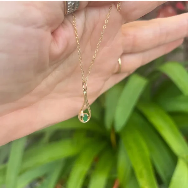 Vintage 14k Gold Emerald Pendant – 23 Mm #180
