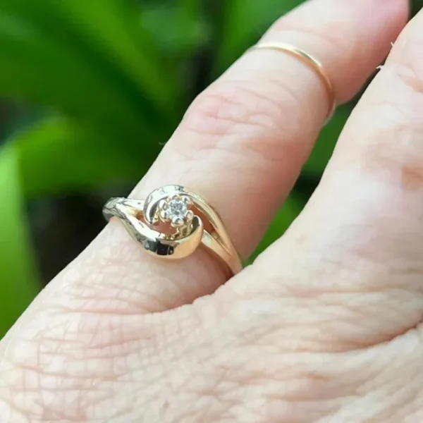 Vintage 14k Gold Pinky Ring Size 4 1/2 | Little Diamond Swirl #71