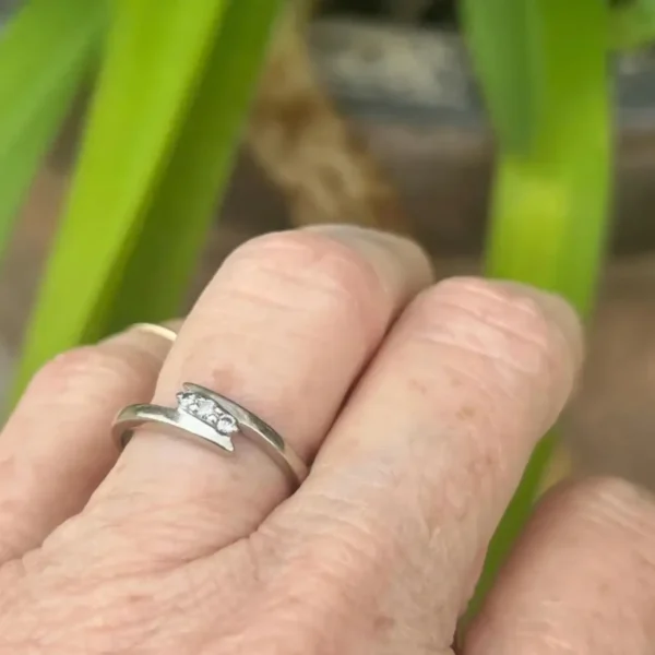 Vintage 10k White Gold Diamond Bypass Ring – Estate Size 6 3/4 #032