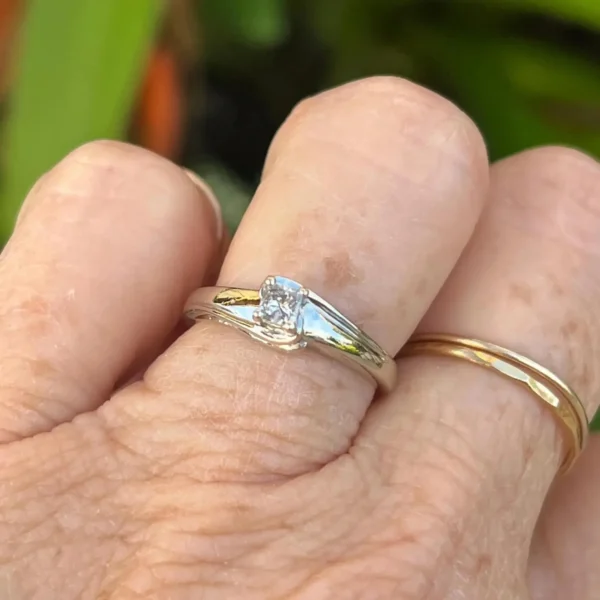 Vintage 10k White Gold Princess Cut Ring – .25 TW Center Stone, Size 5.5 #109